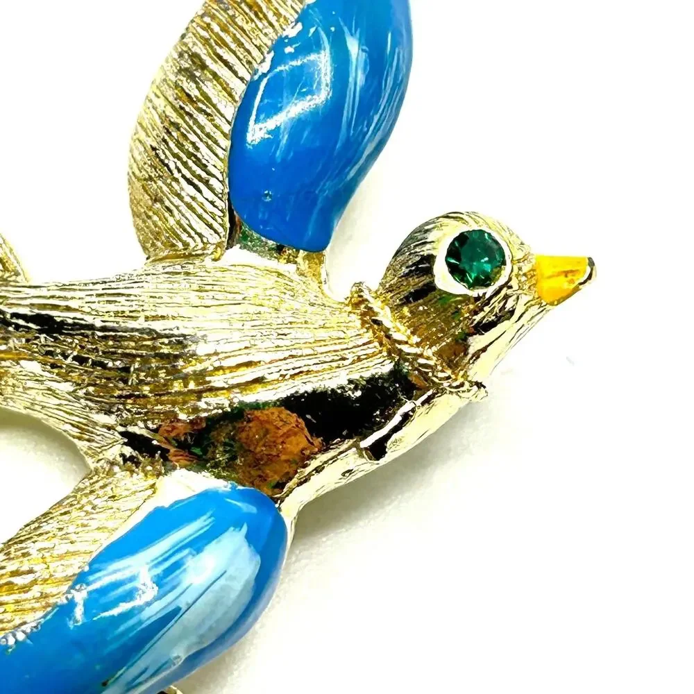 Blue Bird Brooch Gold Tone Enamel Vintage 1950s Unsigned Beauty Midcentury Pin
